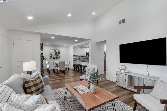 $649,999 | 67 Silcreek Drive, San Jose, CA 95116