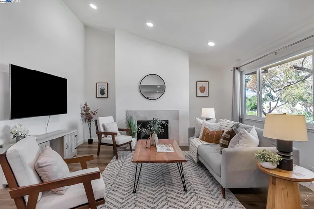 $649,999 | 67 Silcreek Drive, San Jose, CA 95116