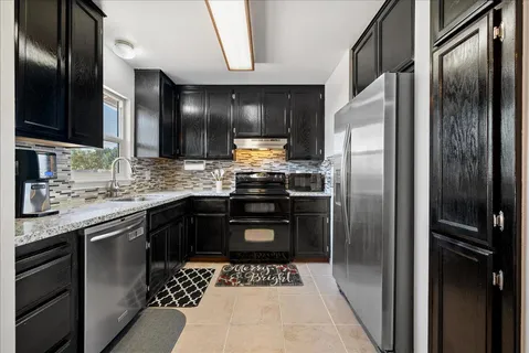 $399,000 | 2100 Bowling Green Drive, Sacramento, CA 95825