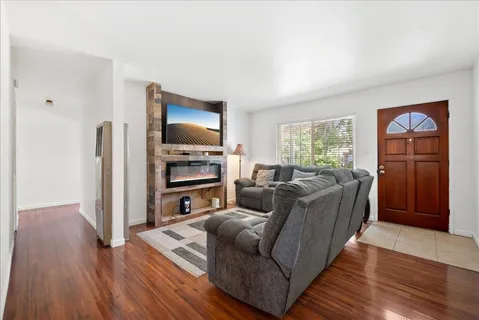 $399,000 | 2100 Bowling Green Drive, Sacramento, CA 95825