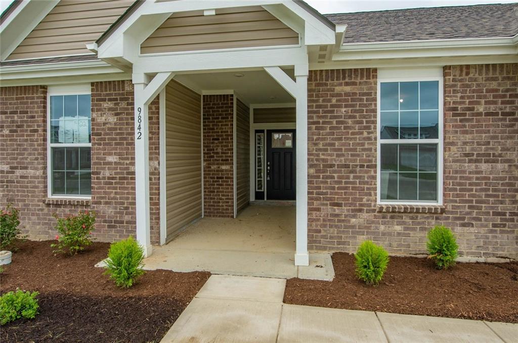 9842 Constellation Drive Pendleton, IN 46064 - Photo 2 of 28