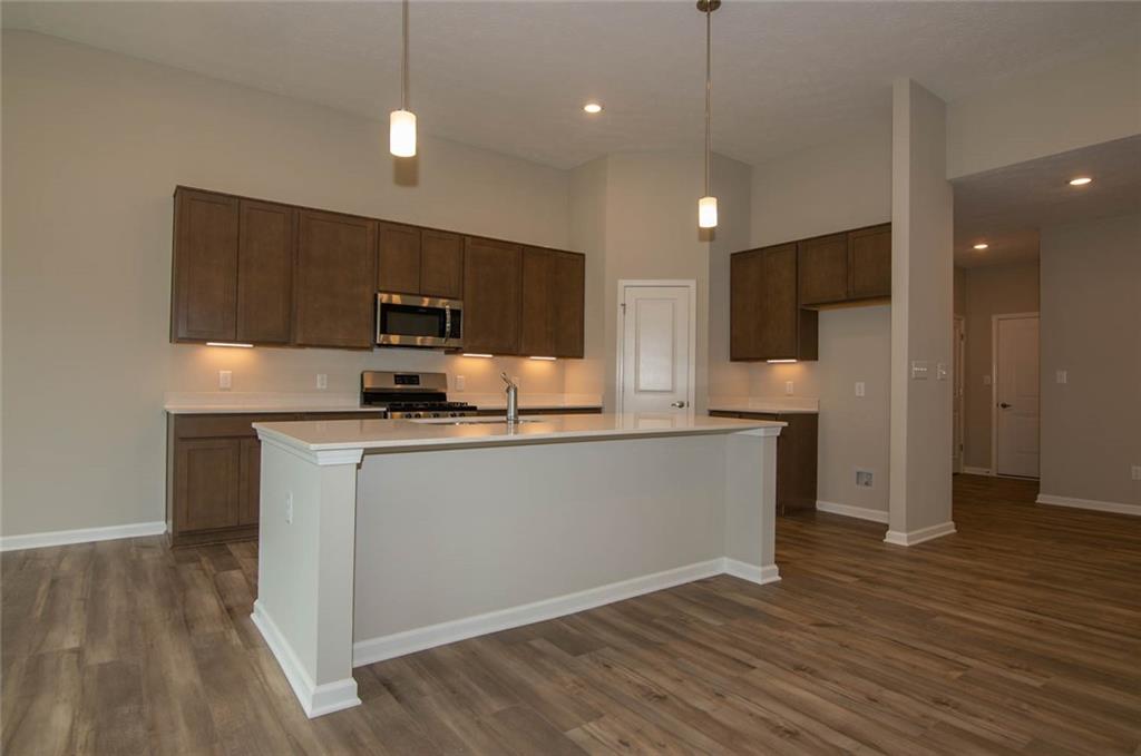 9842 Constellation Drive Pendleton, IN 46064 - Photo 3 of 28