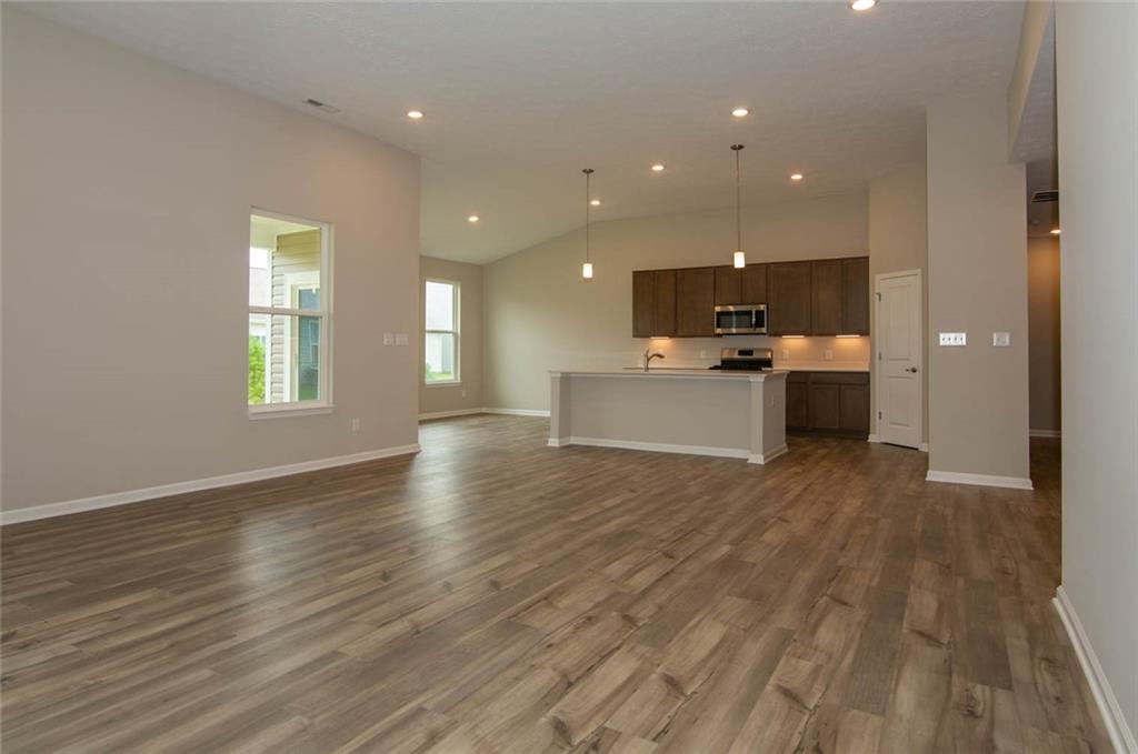 9842 Constellation Drive Pendleton, IN 46064 - Photo 4 of 28