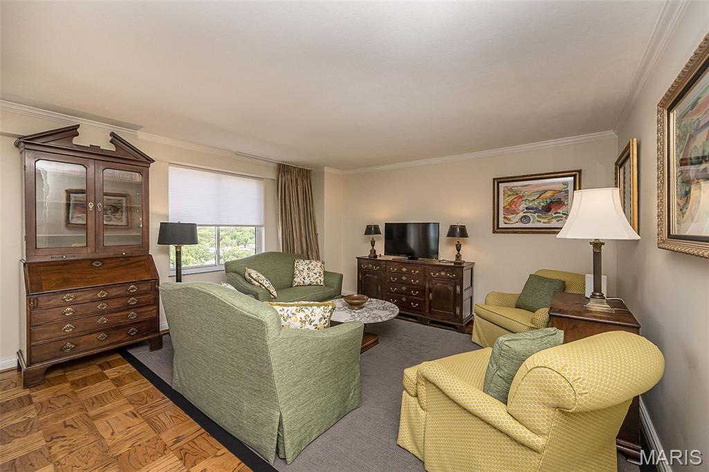 900 South Hanley Road, Unit 11D St. Louis, MO 63105 - Photo 9 of 34 Gallery Image 9