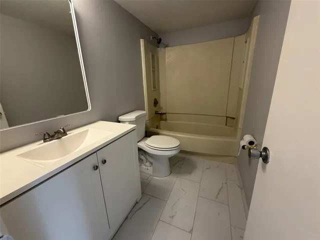 $189,000 | 1045 South Flagler Avenue, Unit 717, Pompano Beach, FL 33060