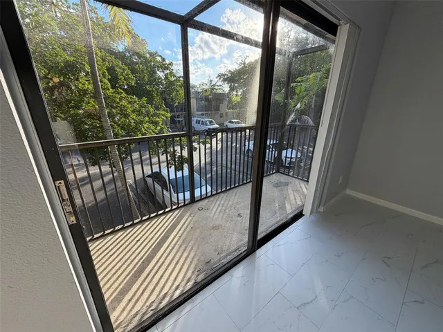 $189,000 | 1045 South Flagler Avenue, Unit 717, Pompano Beach, FL 33060