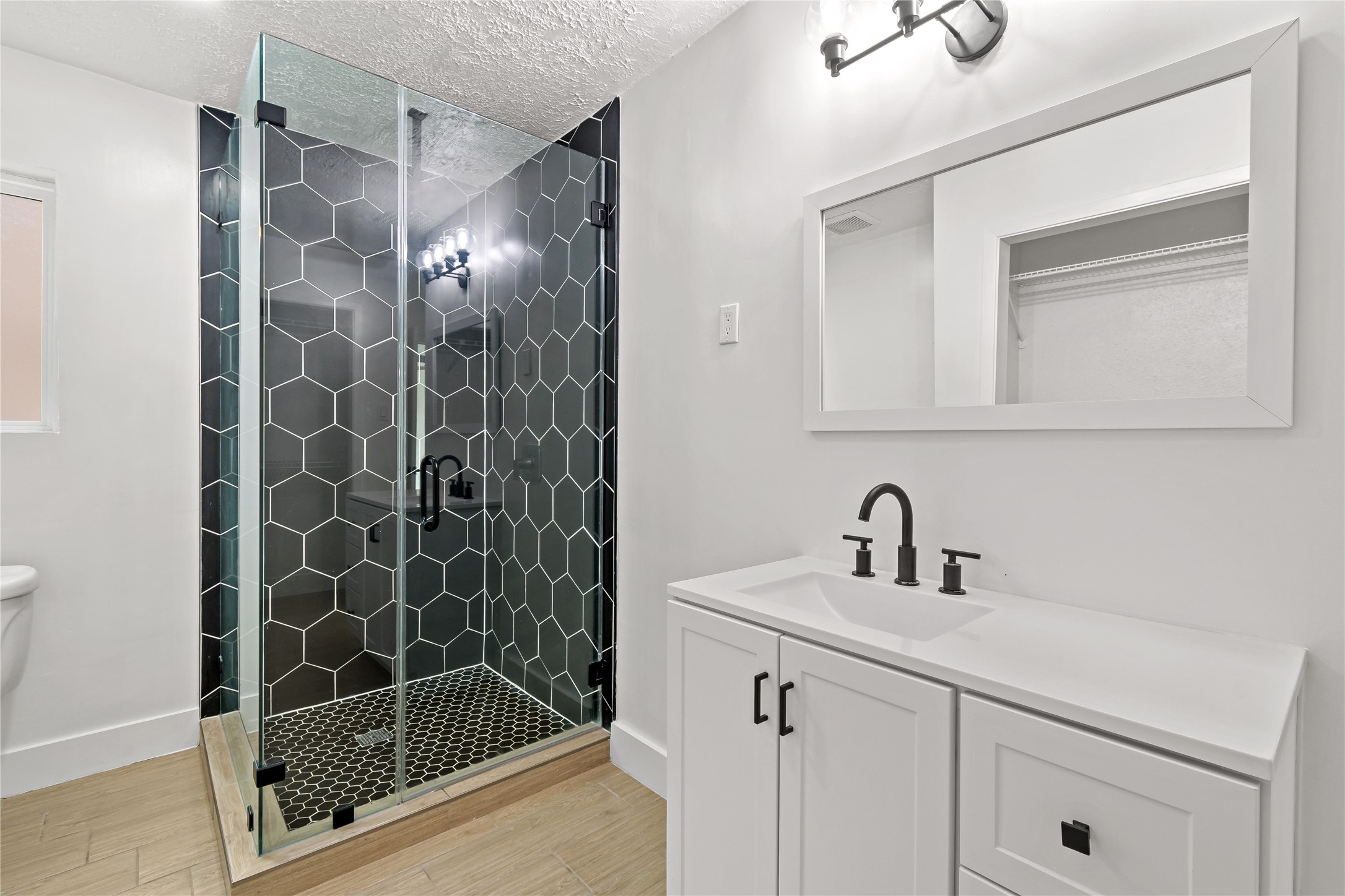 10319 Sand Pass Lane Houston, TX 77064 - Photo 13 of 24 Primary Bathroom