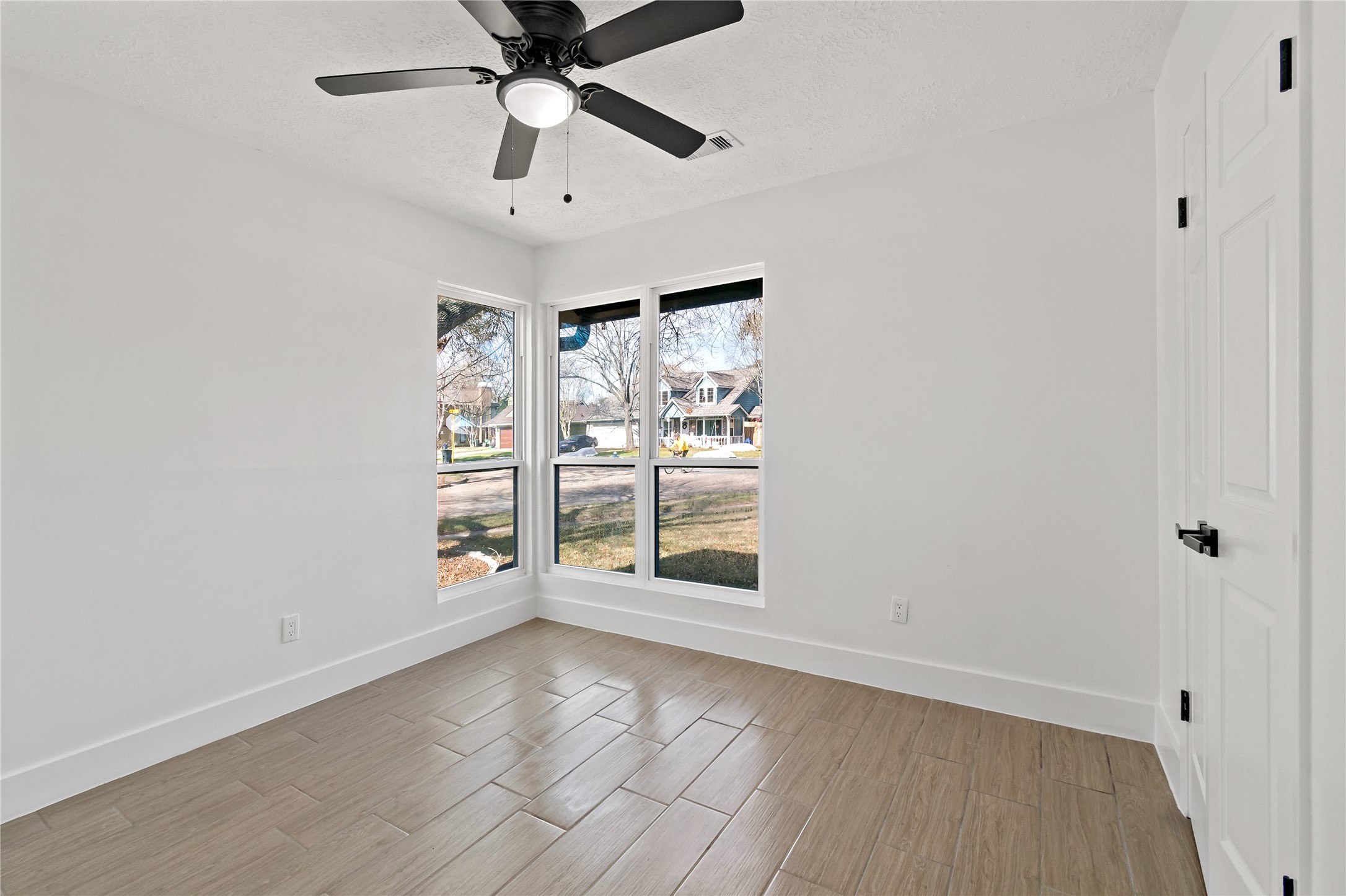 10319 Sand Pass Lane Houston, TX 77064 - Photo 16 of 24 3rd Bedroom