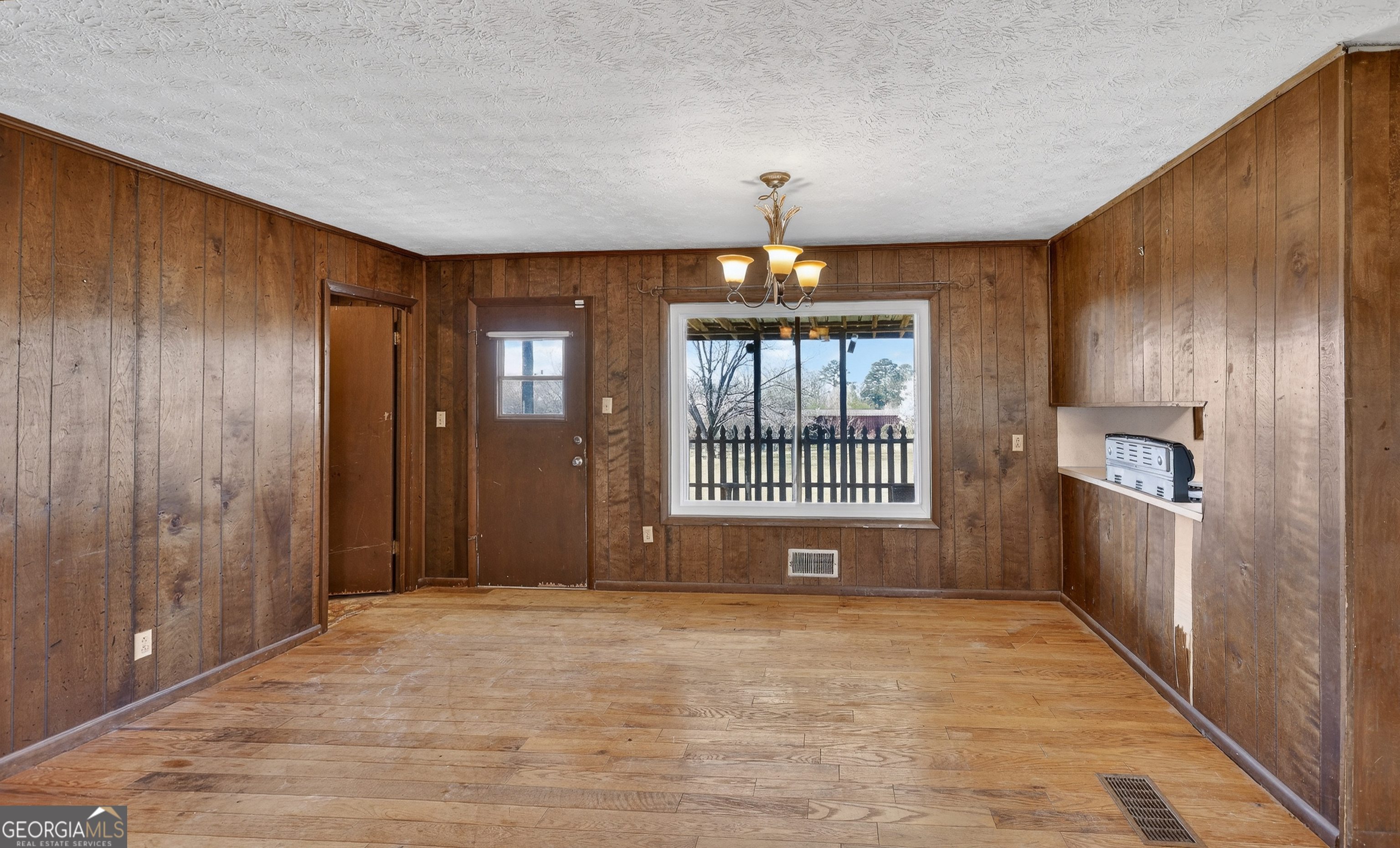 2324 Wilson Road Northwest Conyers, GA 30012 - Photo 4 of 46