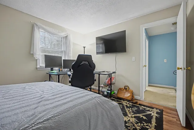 $284,999 | 38 Midridge Circle, Londonderry, NH 03053