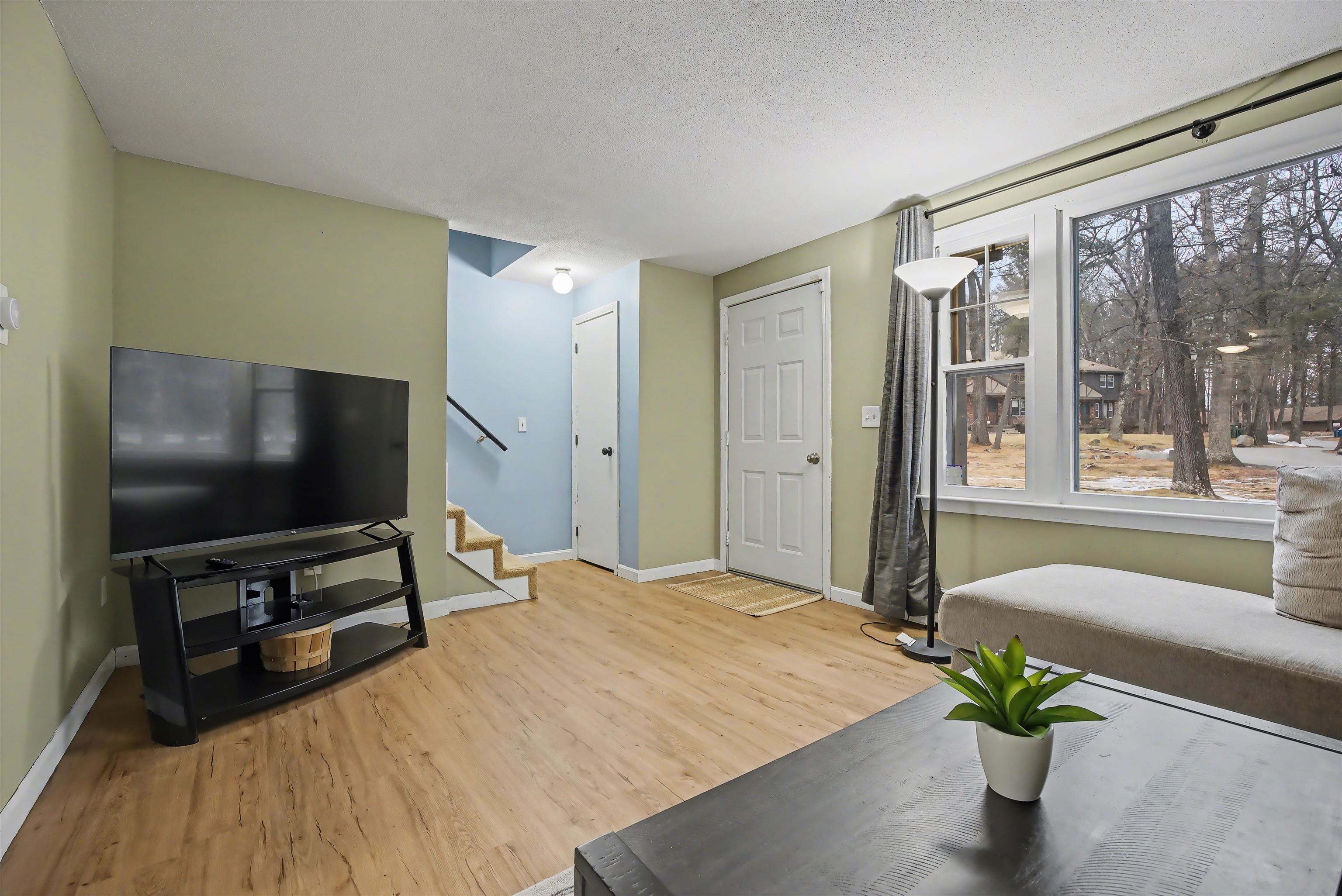 38 Midridge Circle Londonderry, NH 03053 - Photo 8 of 28