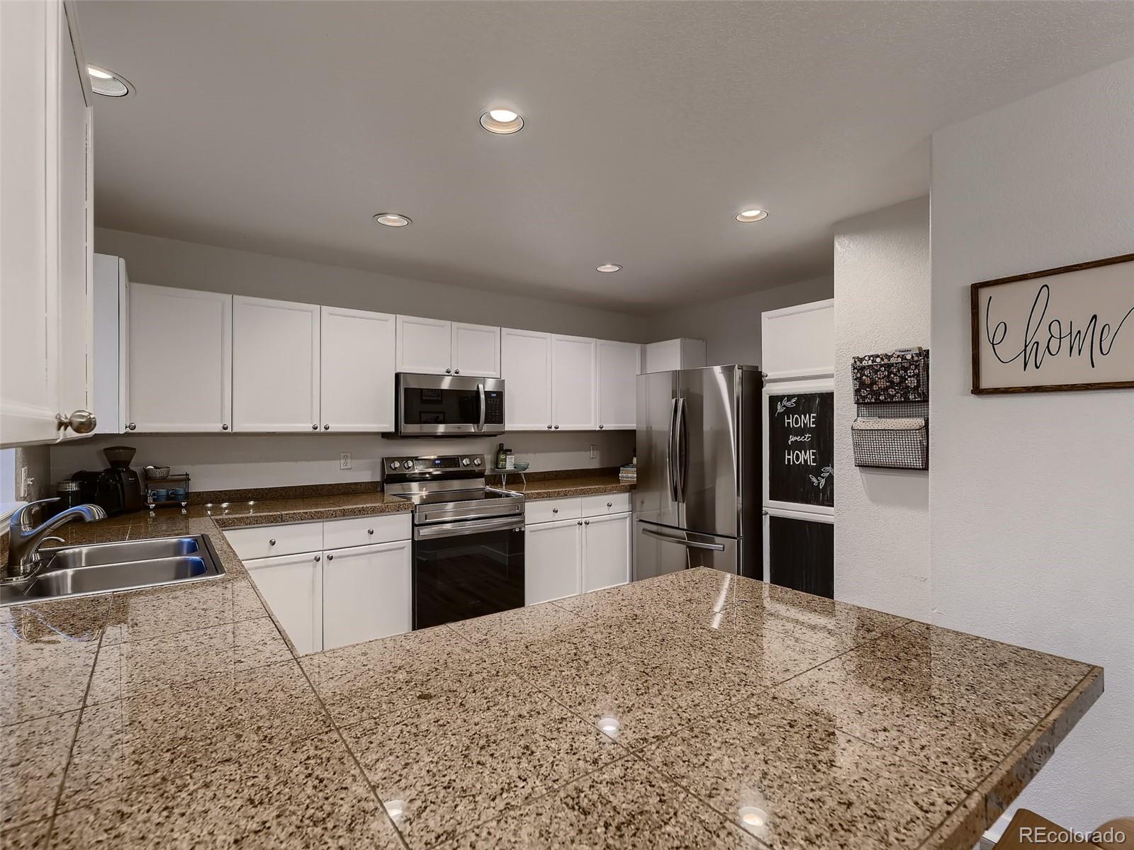 9741 Queenscliffe Drive Highlands Ranch, CO 80130 - Photo 9 of 28