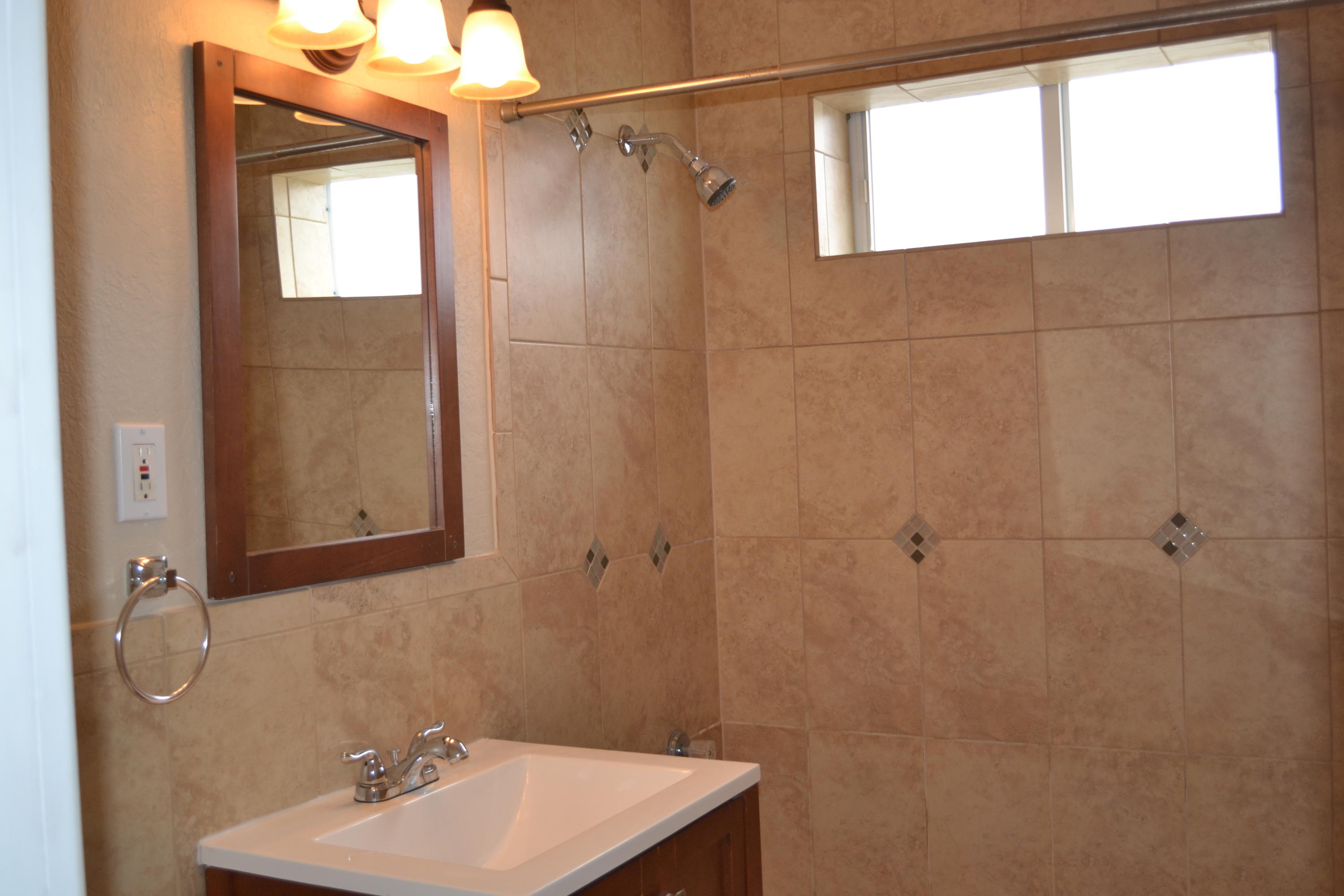 532 Beech Road West Palm Beach, FL 33409 - Photo 3 of 11 DSC_0013
