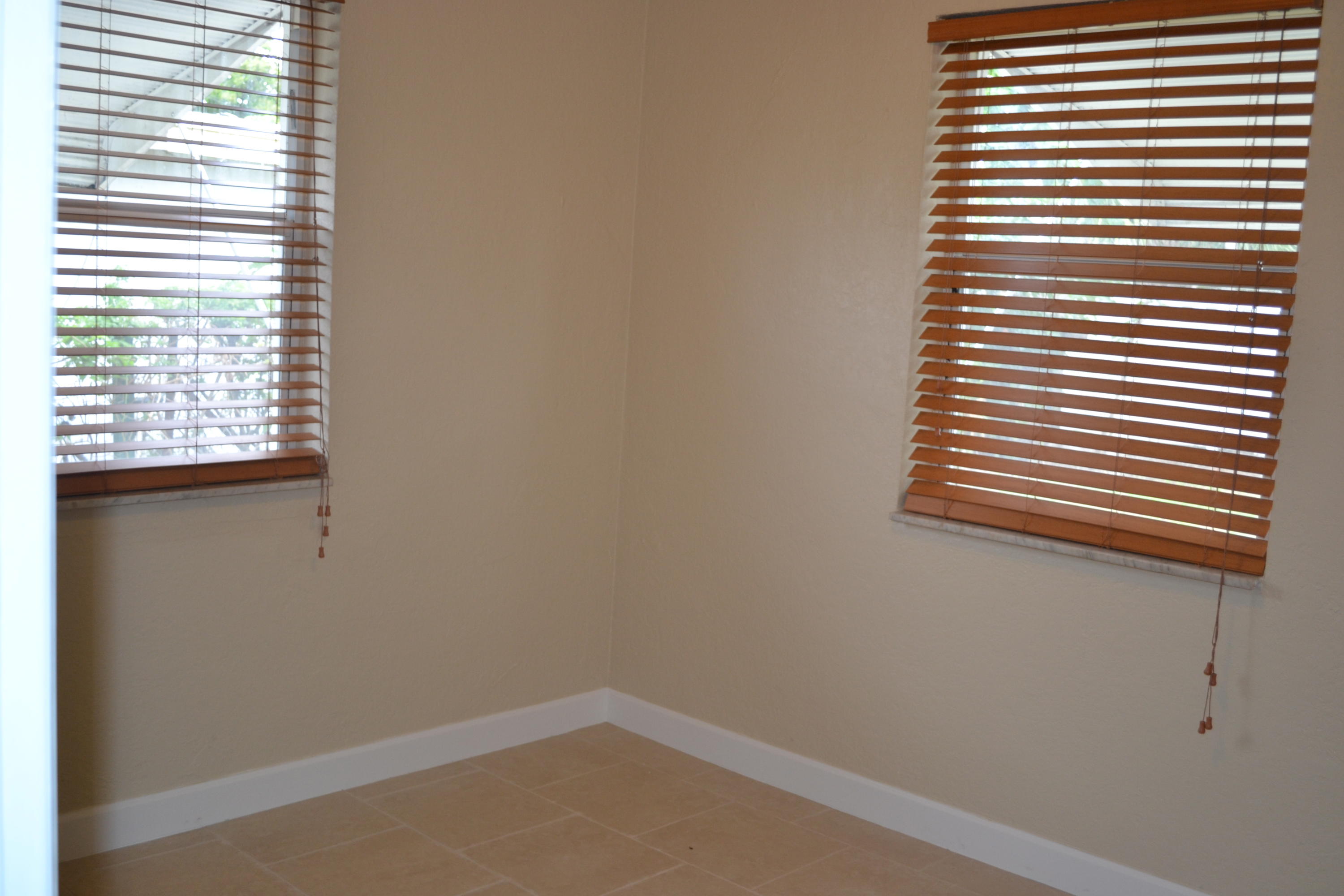 532 Beech Road West Palm Beach, FL 33409 - Photo 5 of 11 DSC_0015