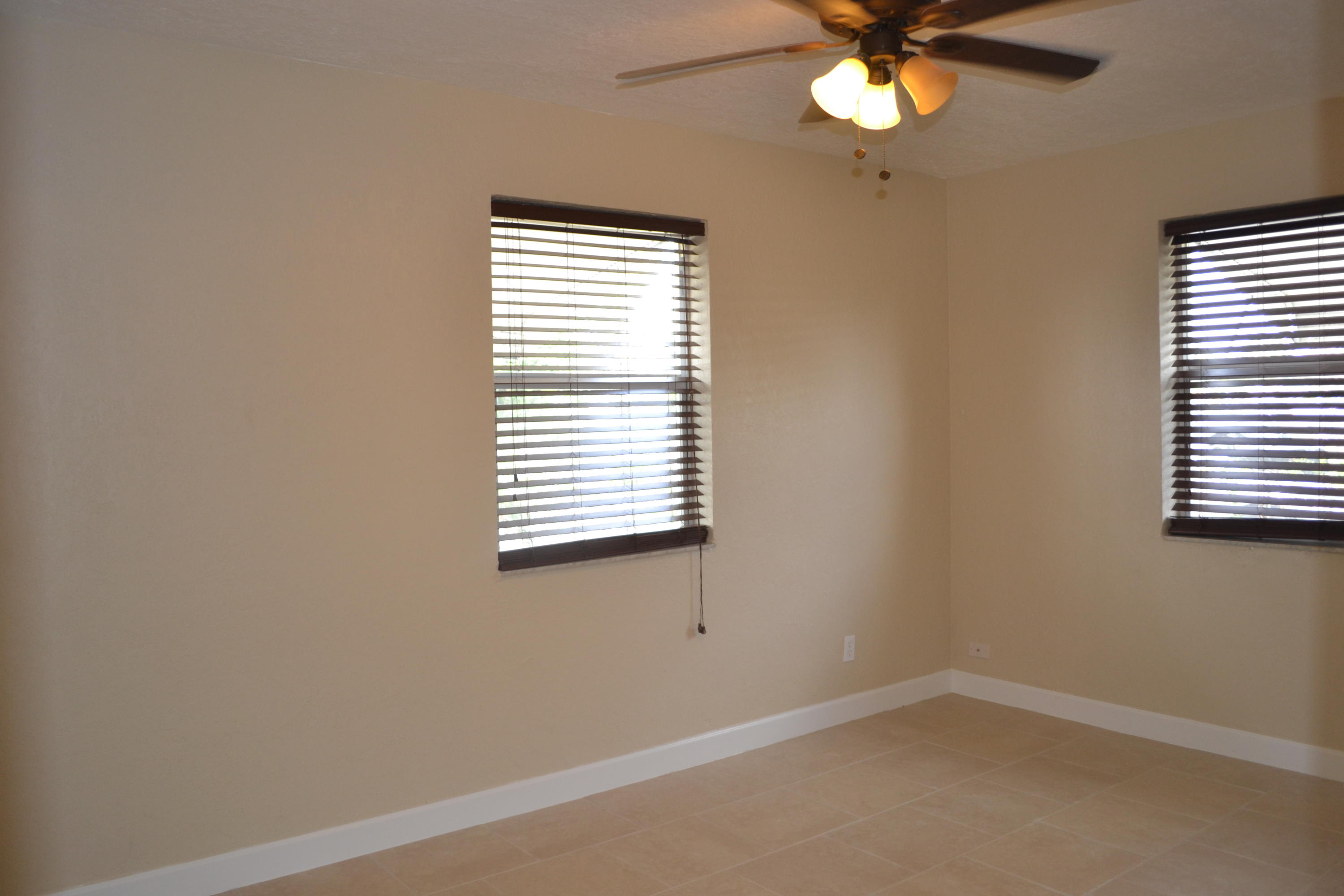 532 Beech Road West Palm Beach, FL 33409 - Photo 6 of 11 DSC_0016