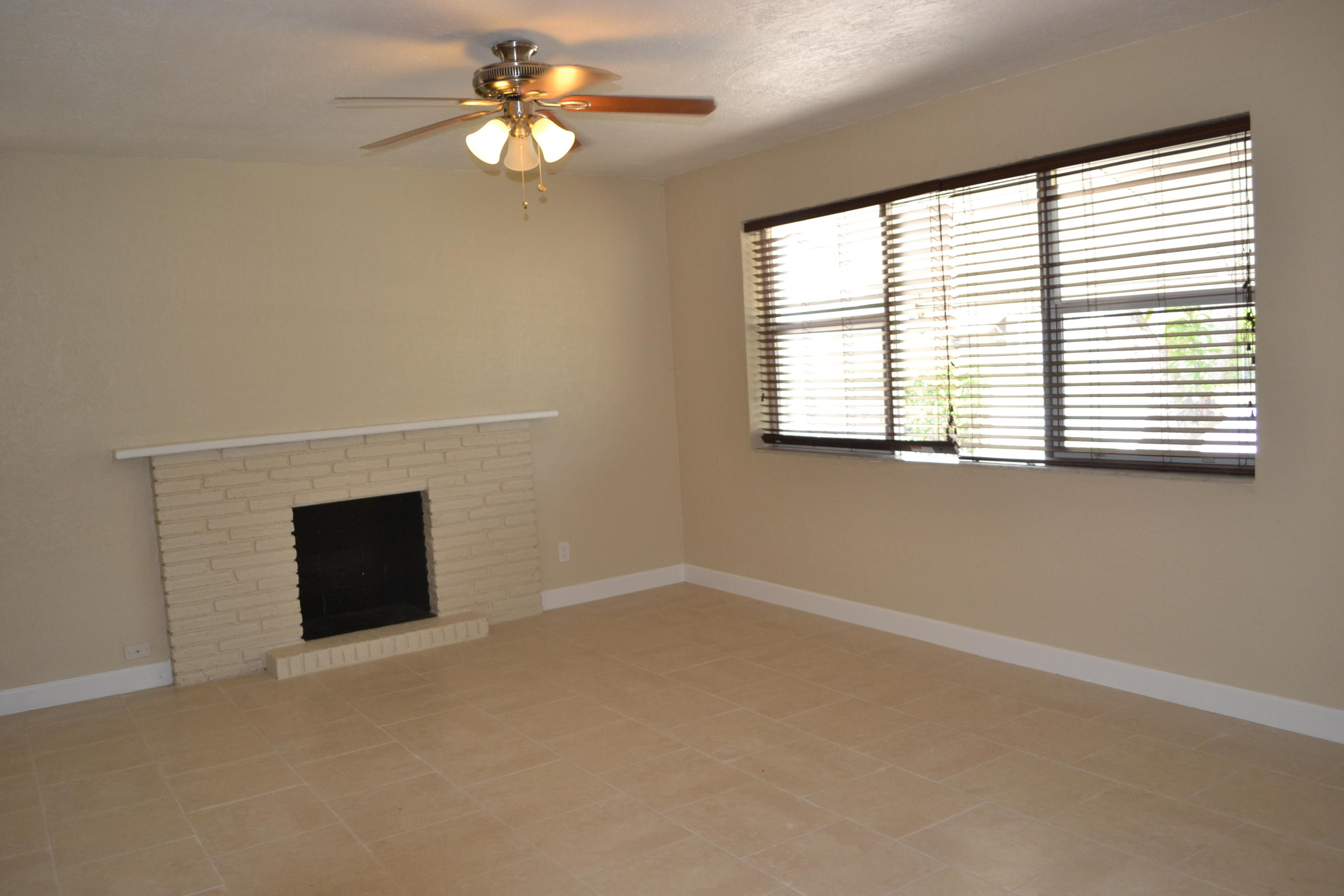 532 Beech Road West Palm Beach, FL 33409 - Photo 9 of 11 DSC_0019