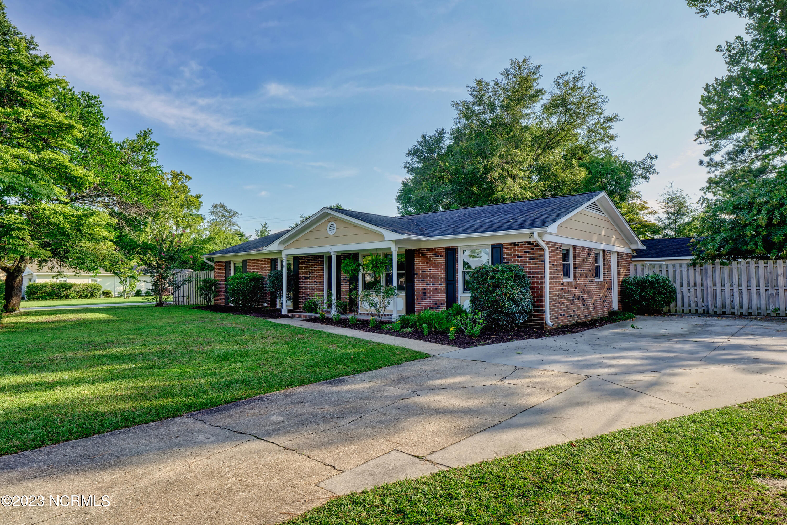 218 Apollo Drive Wilmington, NC 28405 - Photo 2 of 36 PJA16594_5_6_7_8
