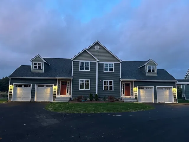 $694,900 | 2 B Oak Street, Unit 2B, Mansfield, MA 02048