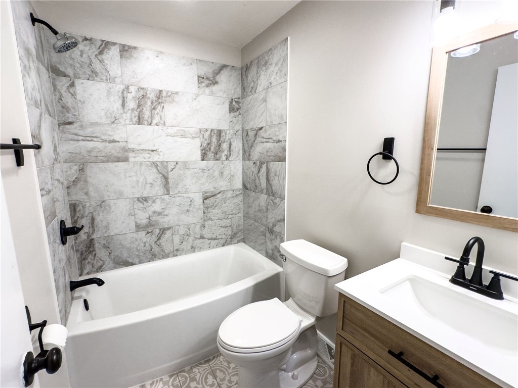 701 West Rustic Street Robinson, IL 62454 - Photo 20 of 36