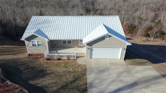 $315,000 | 21579 Harlan Lane, St. Robert, MO 65584