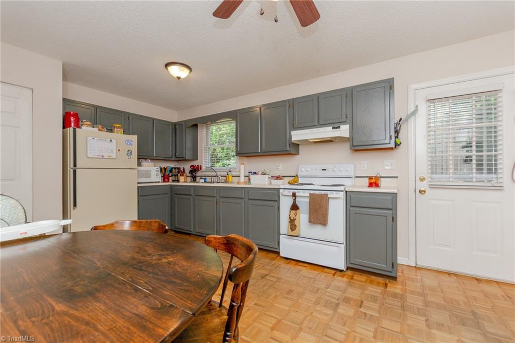 7227 Greeson Road Whitsett, NC 27377 - Photo 14 of 31 Gallery Image 14