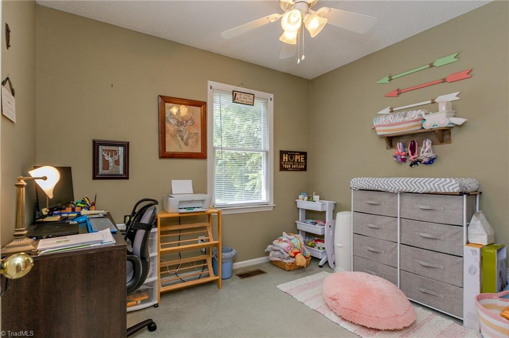 7227 Greeson Road Whitsett, NC 27377 - Photo 19 of 31 Gallery Image 19