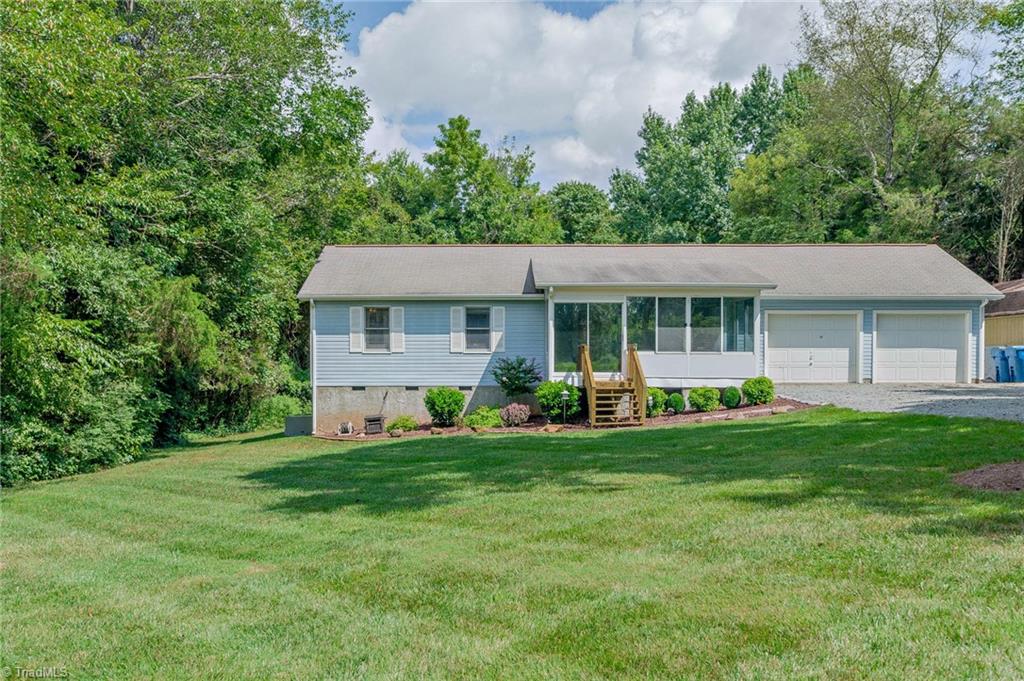 7227 Greeson Road Whitsett, NC 27377 - Photo 5 of 31 Gallery Image 5