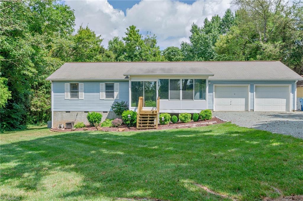 7227 Greeson Road Whitsett, NC 27377 - Photo 6 of 31 Gallery Image 6