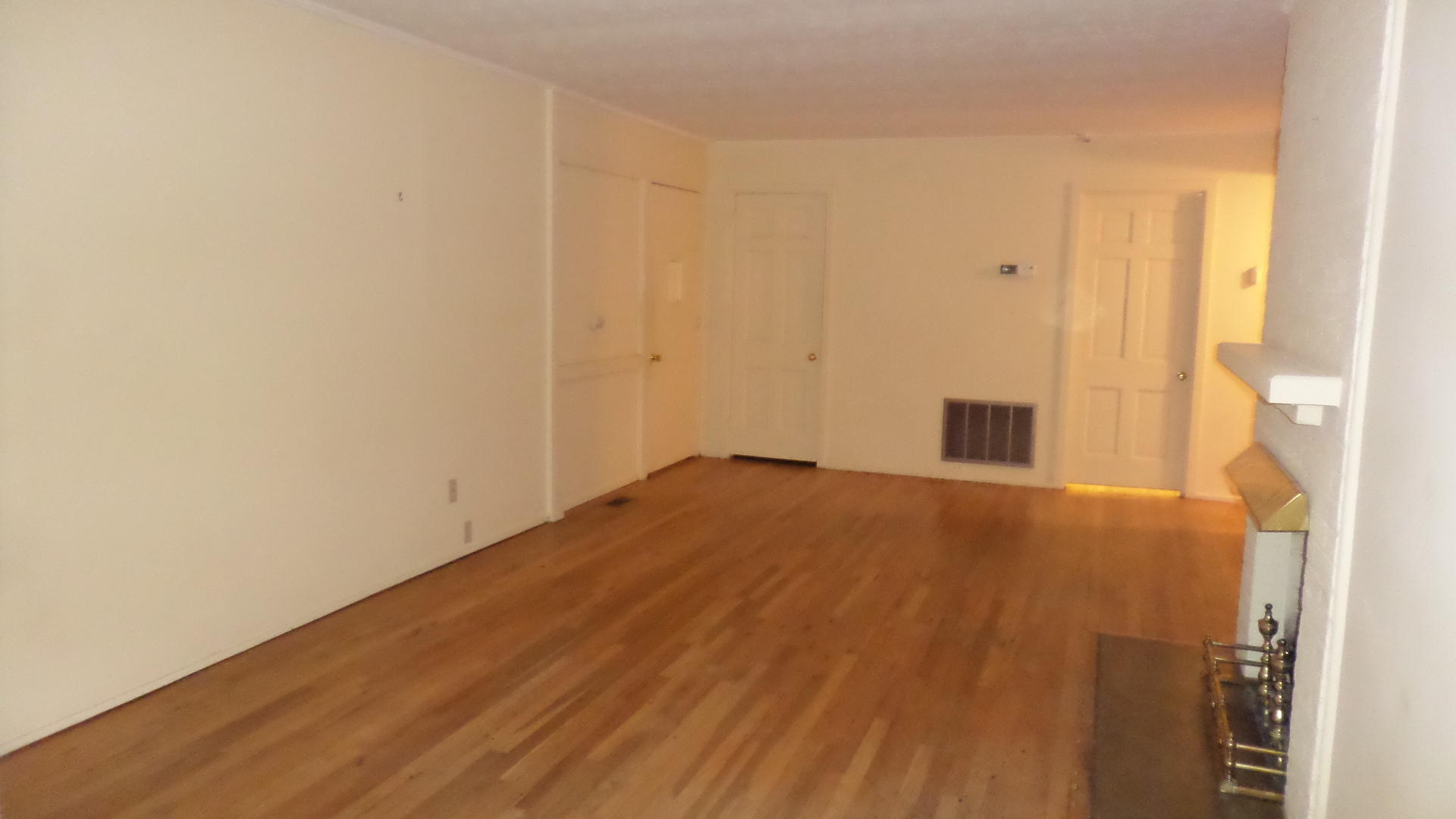 110 Chatham Lane Oak Ridge, TN 37830 - Photo 3 of 24 Living Room