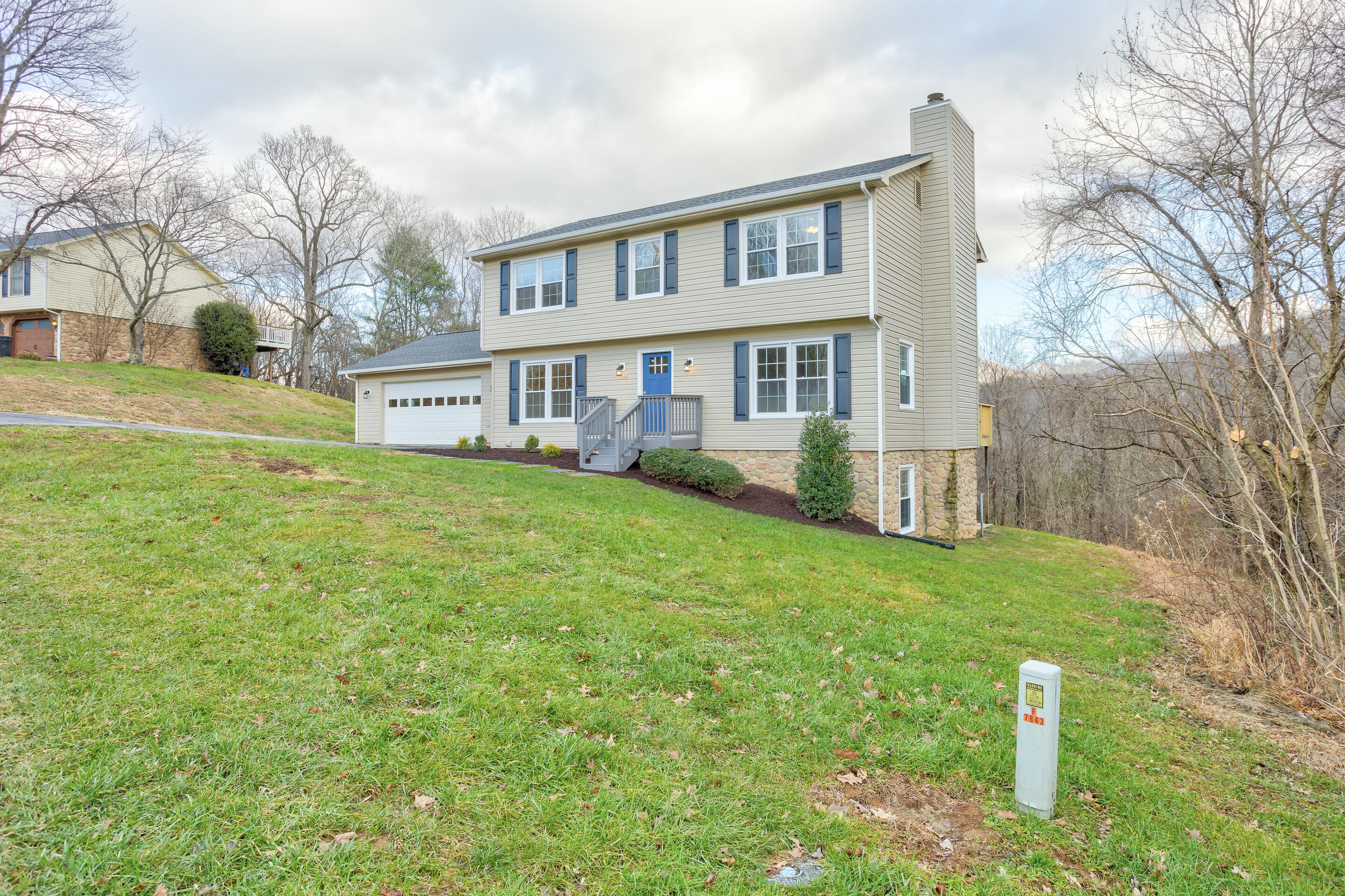 7843 Cedar Edge Road Roanoke, VA 24018 - Photo 5 of 45 05_7843_Cedar_Edge_Rd5_mls