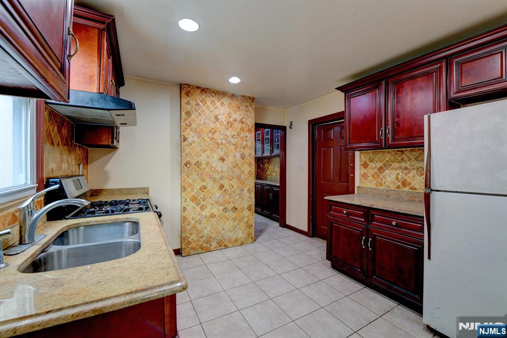 249 4th Street Newark, NJ 07107 - Photo 16 of 41