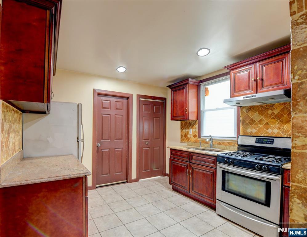 249 4th Street Newark, NJ 07107 - Photo 18 of 41