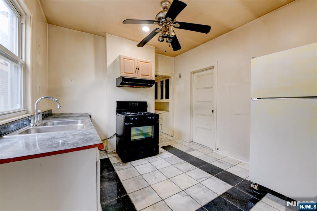 249 4th Street Newark, NJ 07107 - Photo 36 of 41
