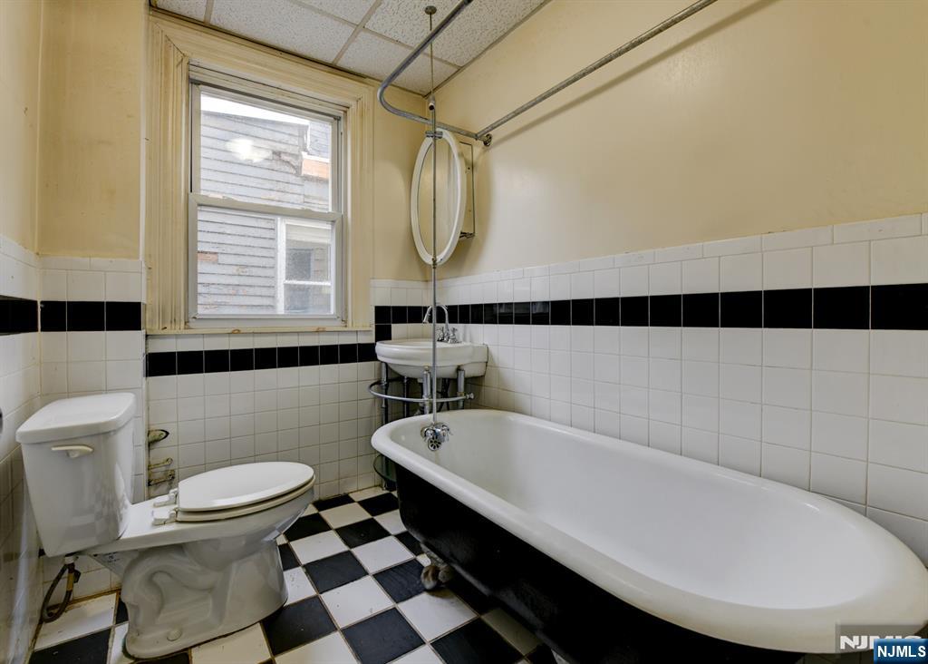 249 4th Street Newark, NJ 07107 - Photo 38 of 41