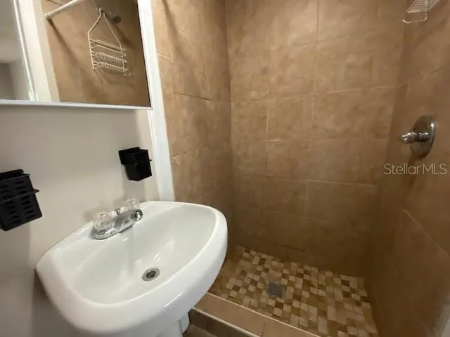 $895 | 9718 North Nebraska Avenue, Unit 6, Tampa, FL 33612