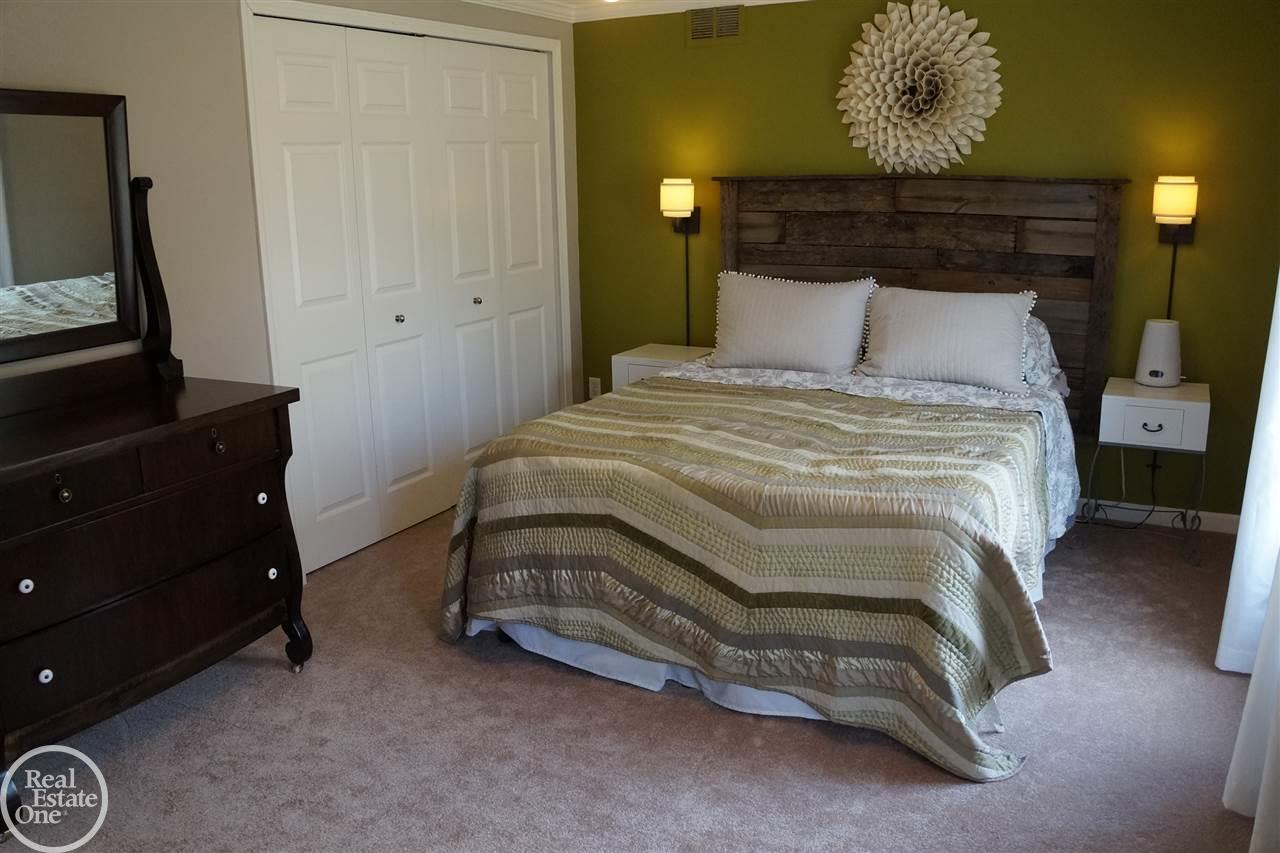 2403 Culbertson Avenue Rochester, MI 48307 - Photo 13 of 26