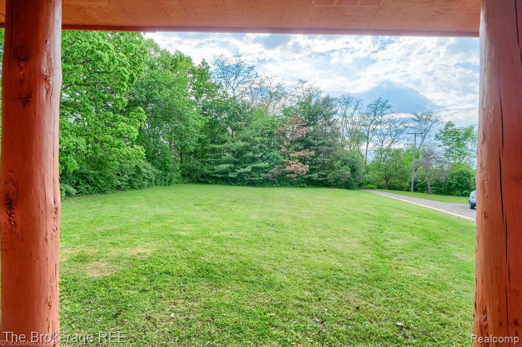 1077 Hadley Road Lapeer, MI 48446 - Photo 5 of 61
