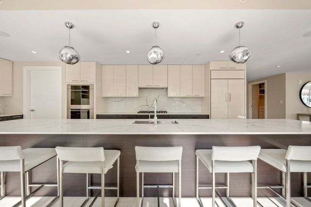 $5,100,000 | 110 Broad Street, Unit PH3, Boston, MA 02110