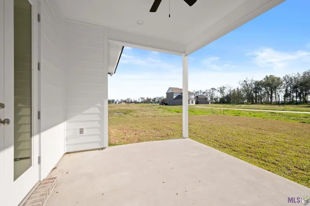 $407,985 | 21438 Yellow Fin Drive, Springfield, LA 70462