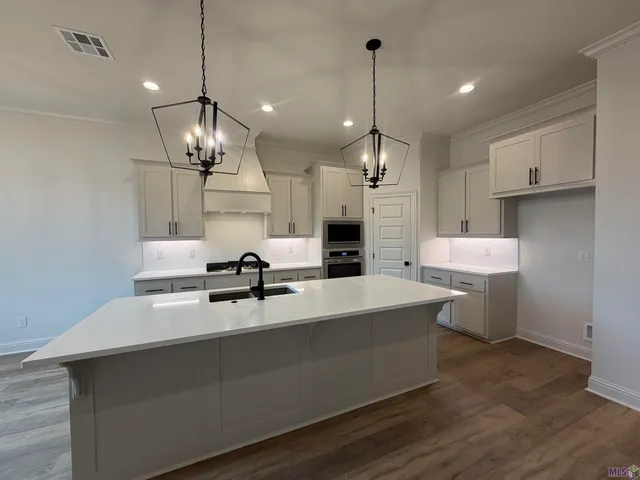 $407,985 | 21438 Yellow Fin Drive, Springfield, LA 70462