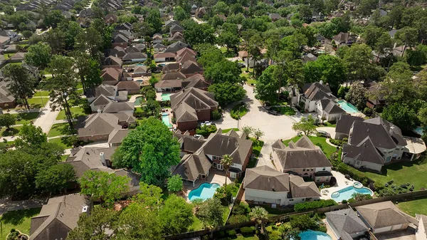 $675,000 | 18834 Forest Elms Drive, Spring, TX 77388