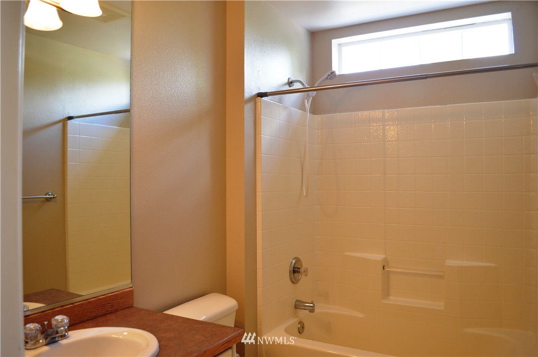 17517 110 Lane Southeast, Unit 28 Renton, WA 98055 - Photo 22 of 25