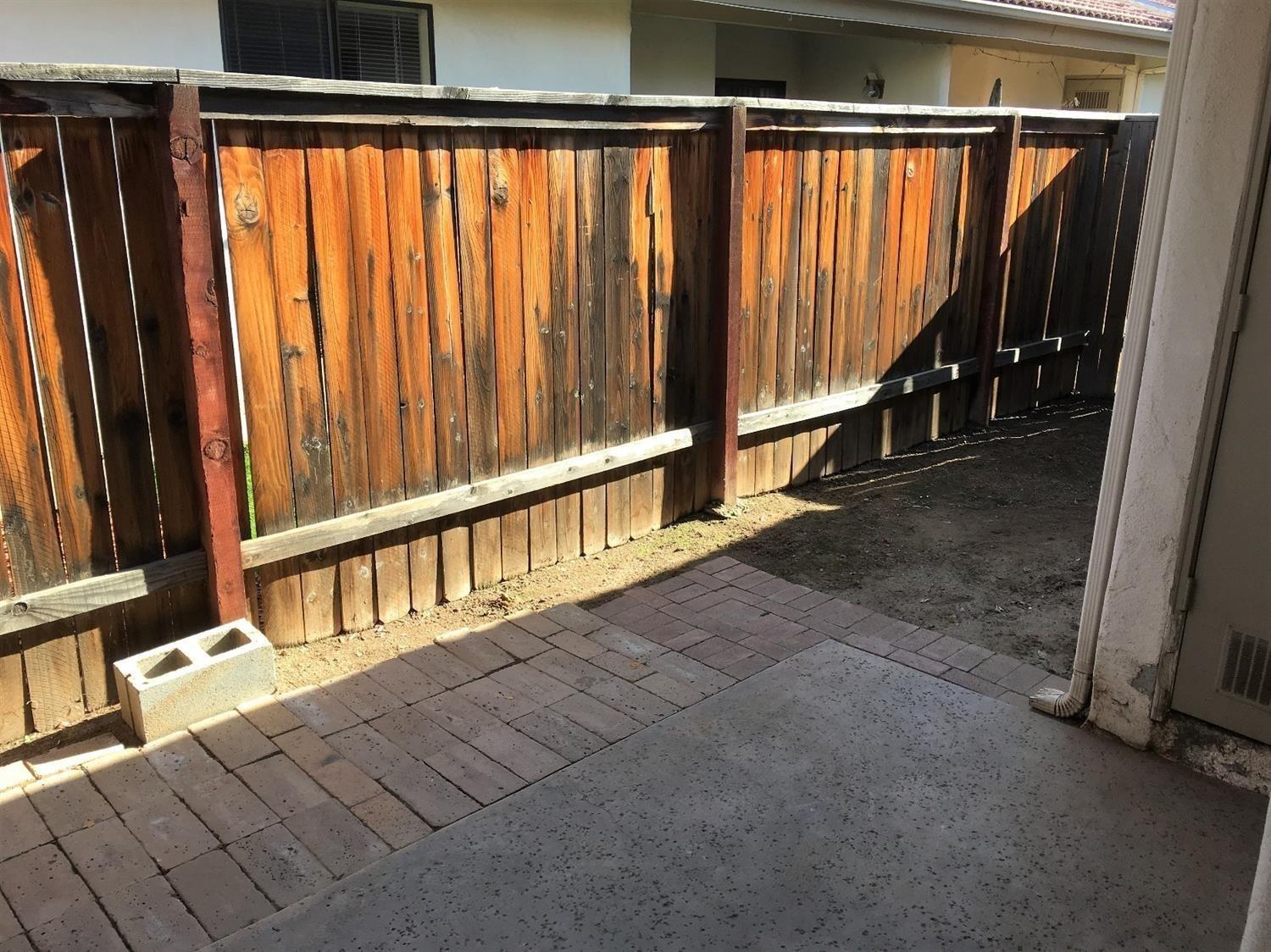 1555 West Boston Avenue, Unit 101 Fresno, CA 93711 - Photo 3 of 20 a view of stairs