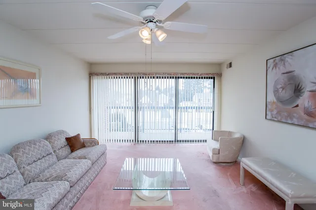 $219,900 | 2131 Welsh Road, Unit 207, Philadelphia, PA 19115