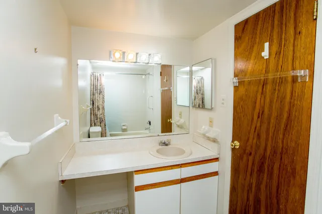 $219,900 | 2131 Welsh Road, Unit 207, Philadelphia, PA 19115