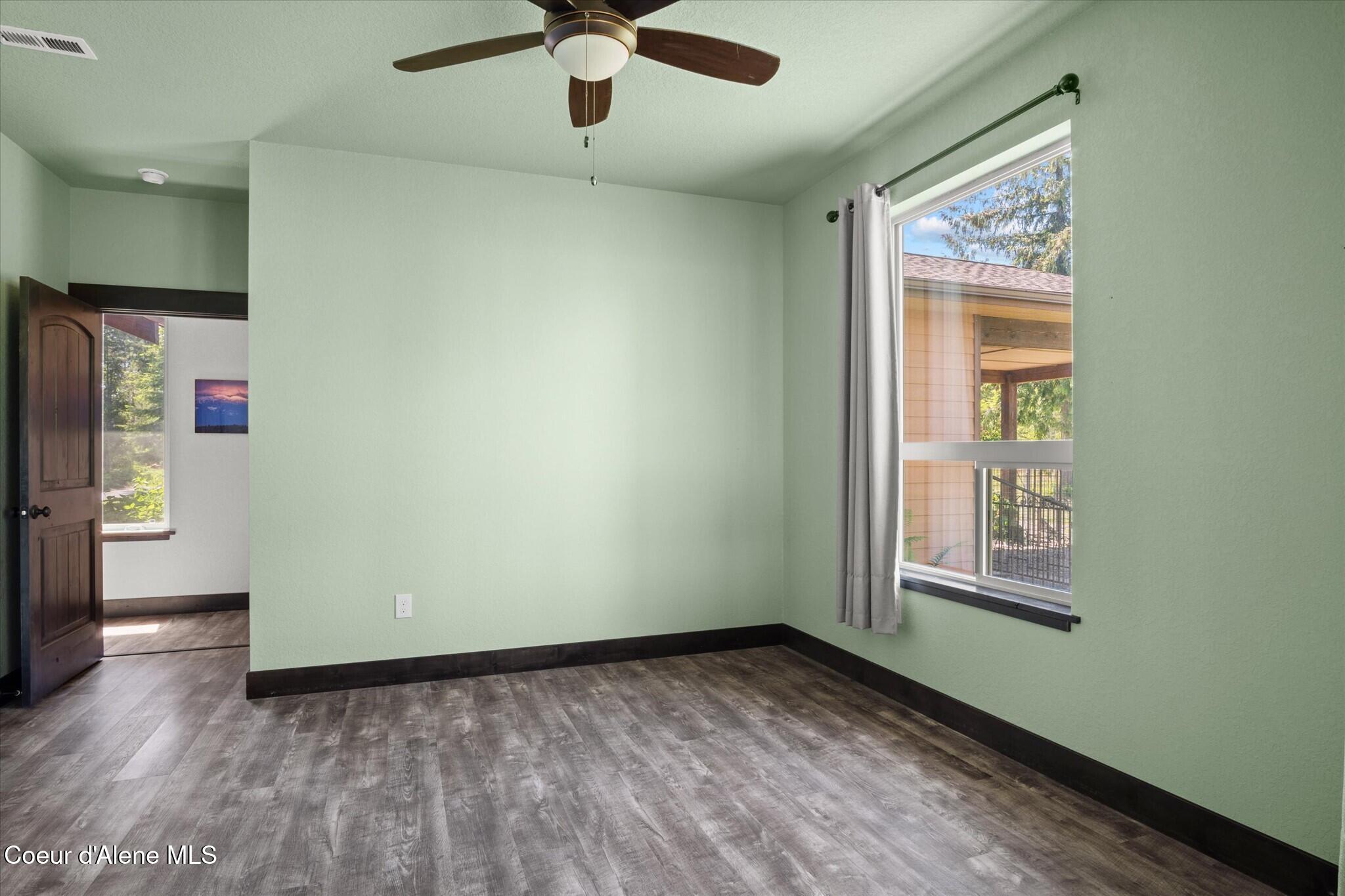 153 Ocean Front Place Naples, ID 83847 - Photo 26 of 67 062-JAL00527