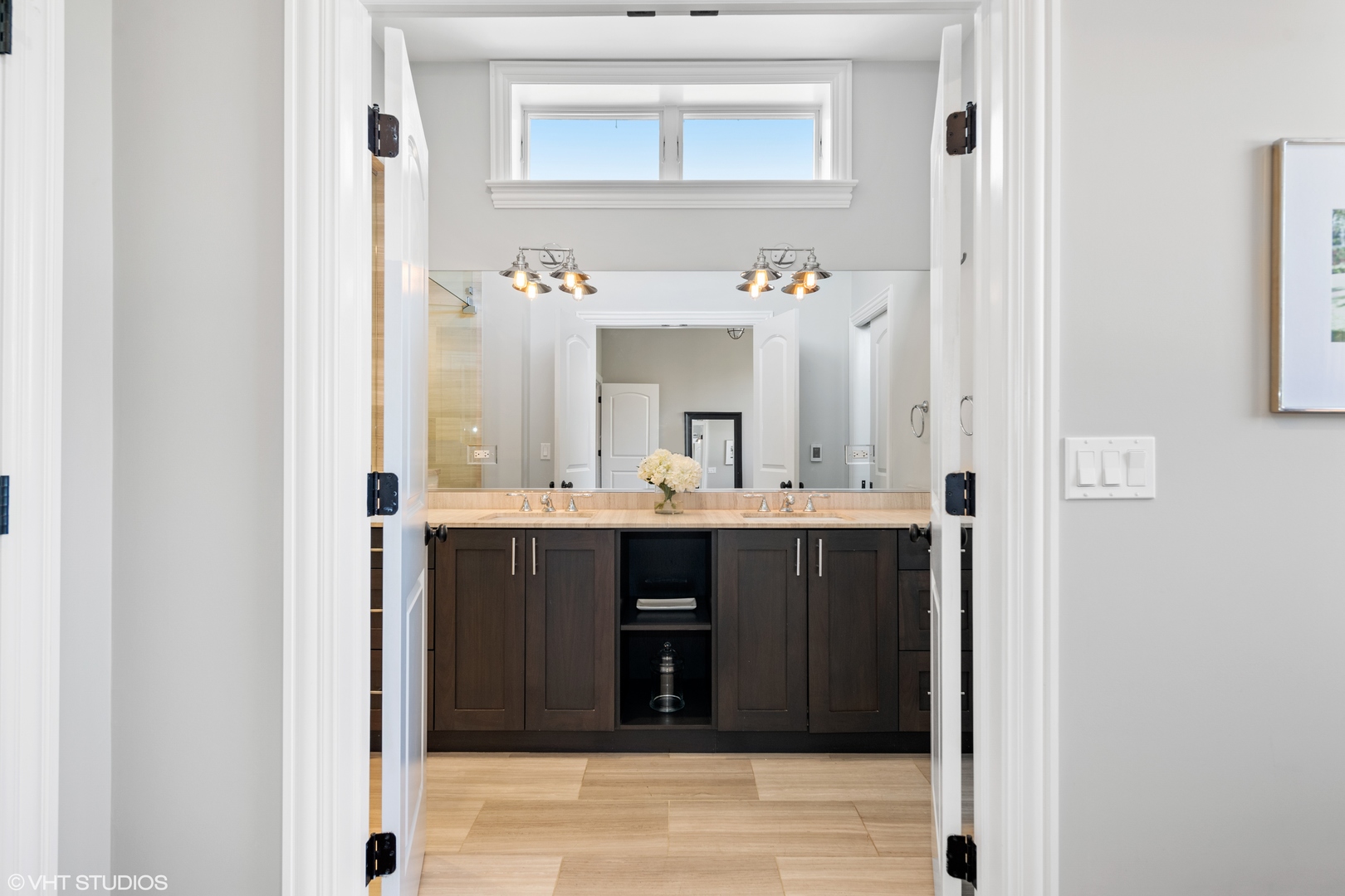 1944 West Fletcher Street, Unit 3E Chicago, IL 60657 - Photo 14 of 28 a bathroom with a sink vanity and mirror