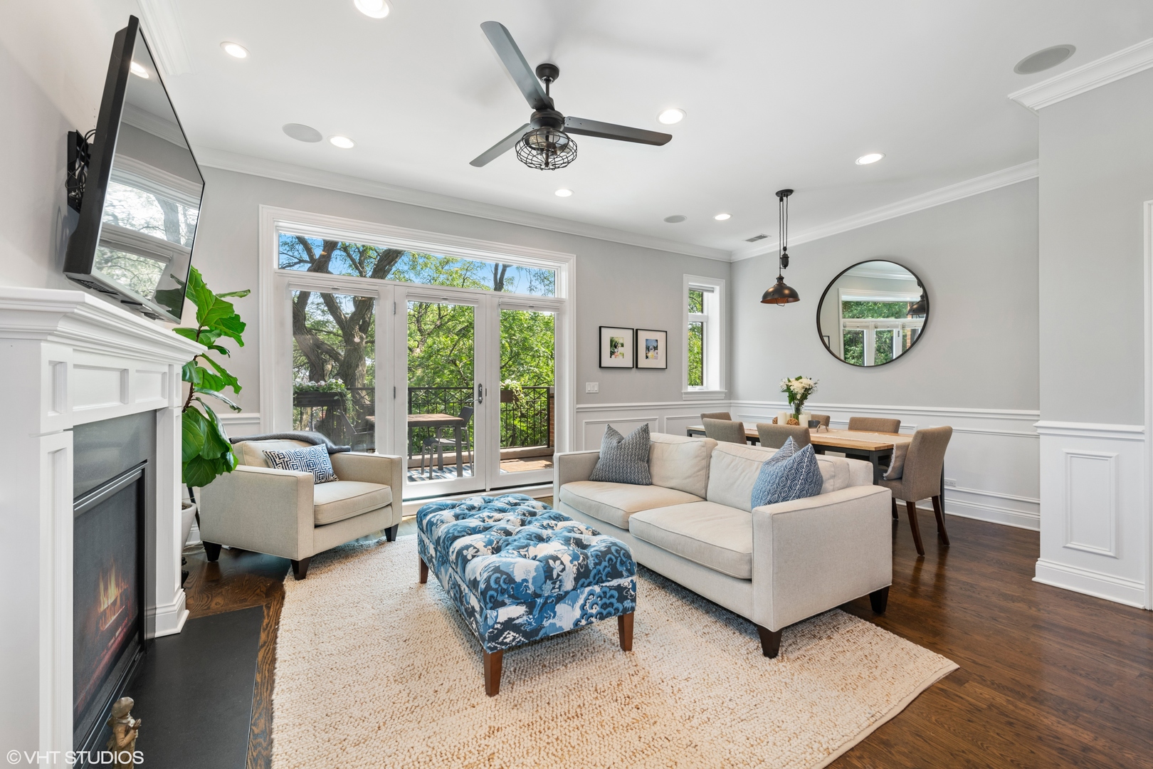 1944 West Fletcher Street, Unit 3E Chicago, IL 60657 - Photo 4 of 28 a living room with furniture fireplace and a large window