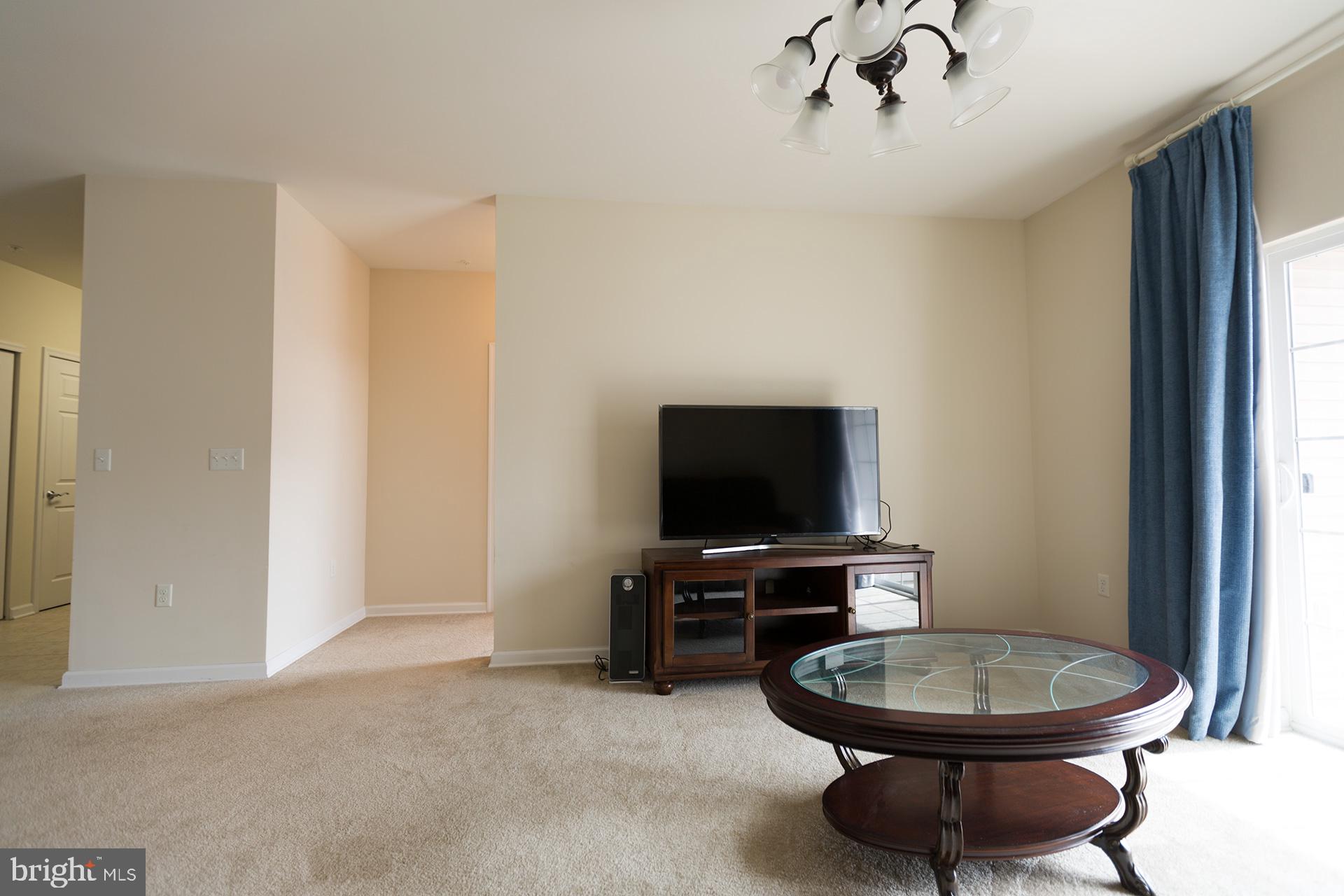 1133 Halifax Place Hamilton, NJ 08619 - Photo 9 of 20 Living Room