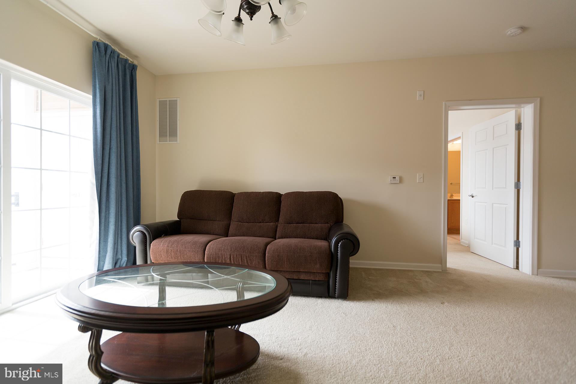 1133 Halifax Place Hamilton, NJ 08619 - Photo 10 of 20 Living Room